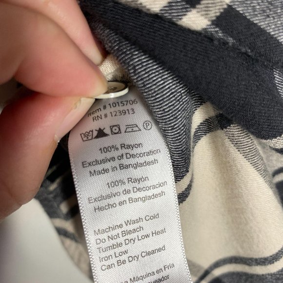 Jachs Girlfriend Quinn Button Front Flannel Top - Picture 6 of 7